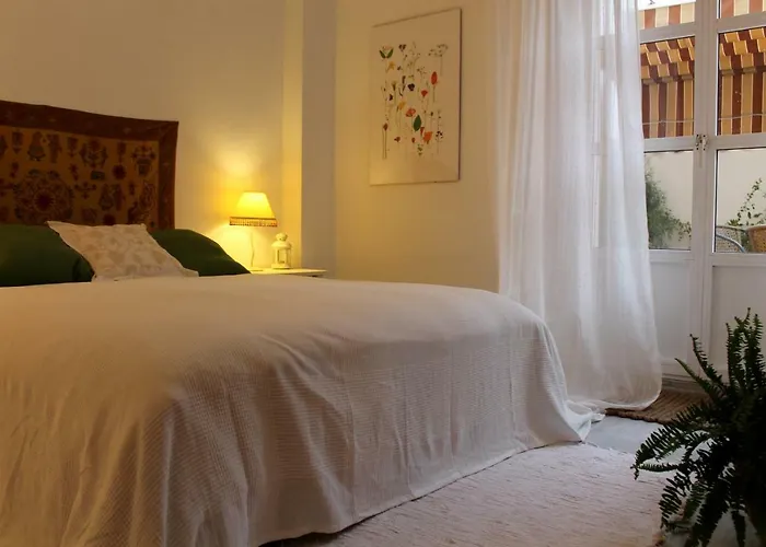 Con Patio Cerca Mezquita דירה