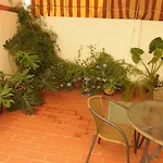 Con Patio Cerca Mezquita Apartamento *